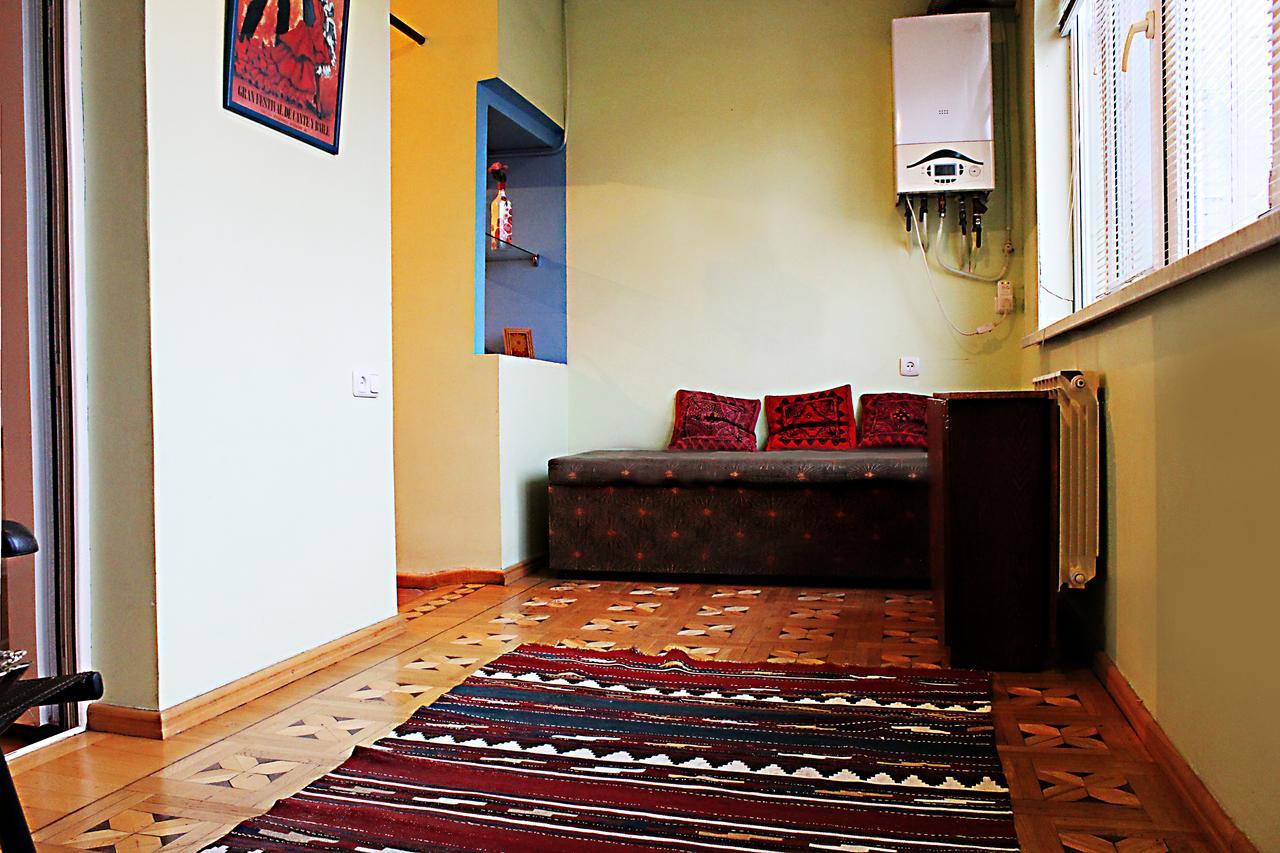 Vivid 2 Bedroom Apt. 耶烈万 外观 照片